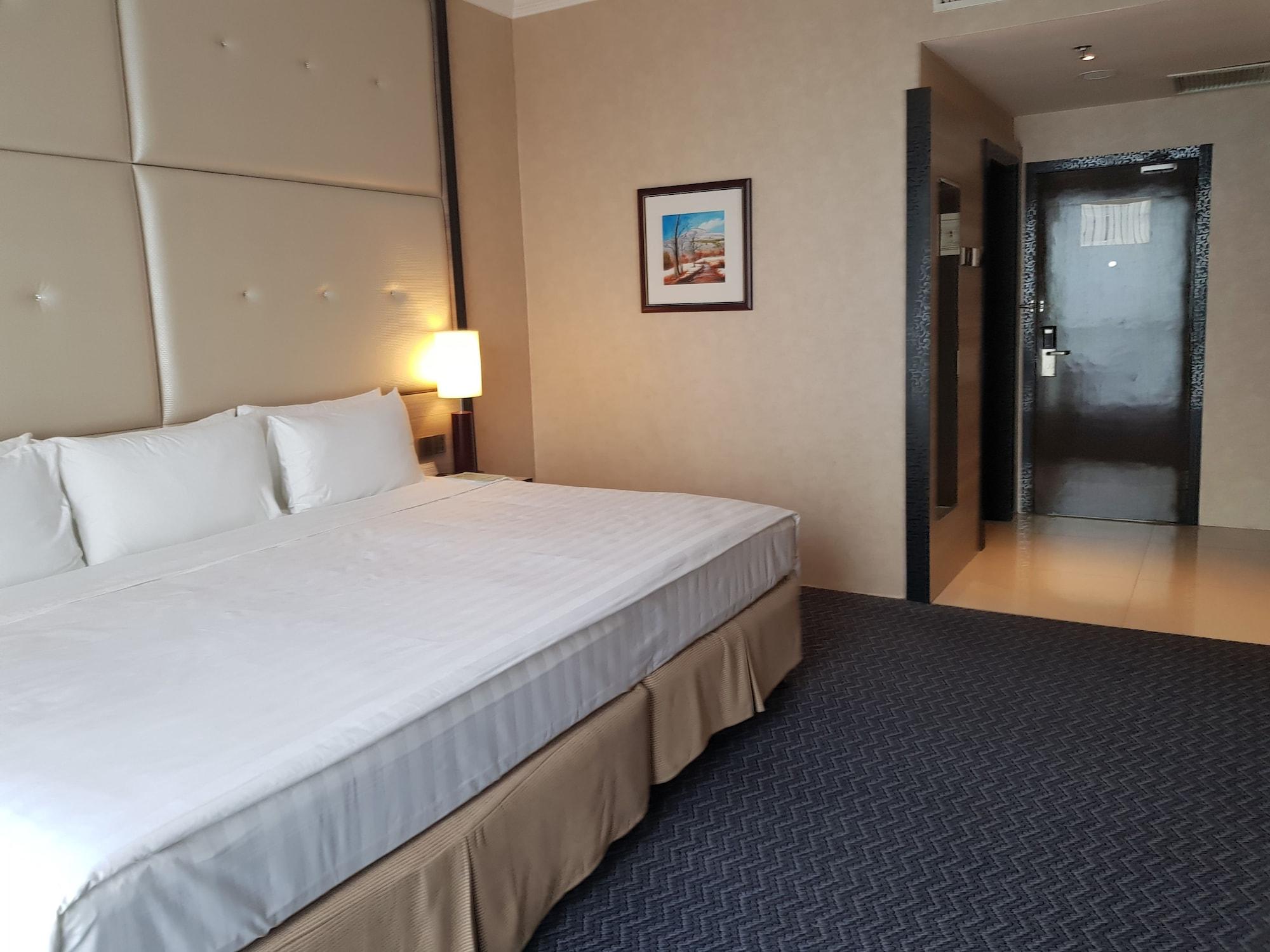 Ksl Hotel & Resort Johor Bahru Exterior photo A room at the hotel