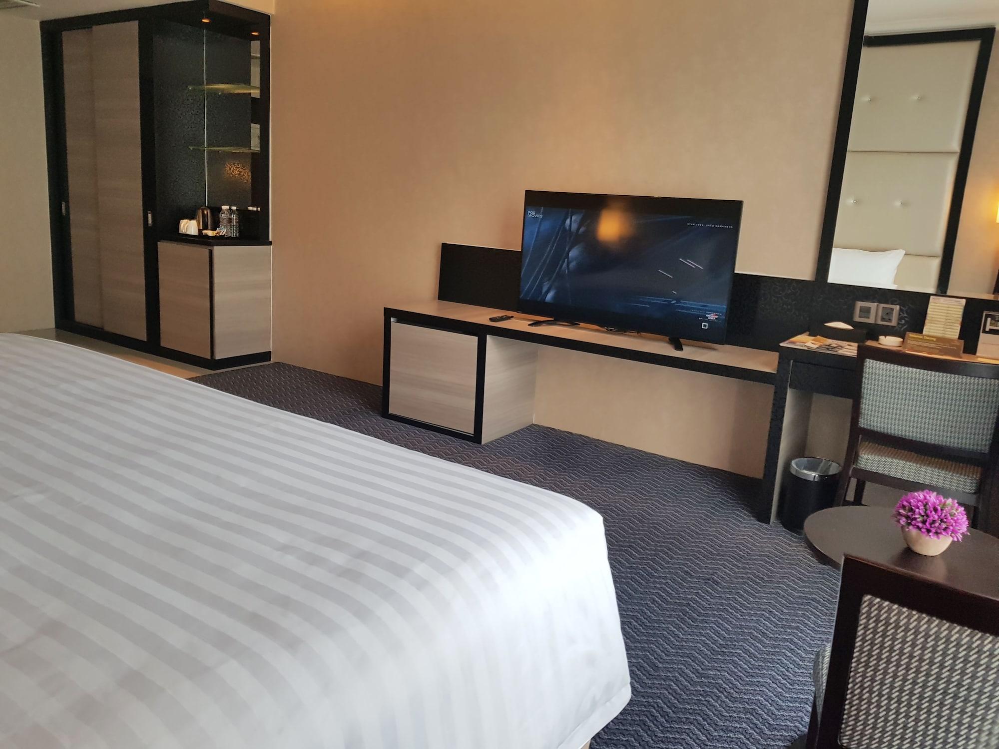 Ksl Hotel & Resort Johor Bahru Exterior photo A room at the hotel