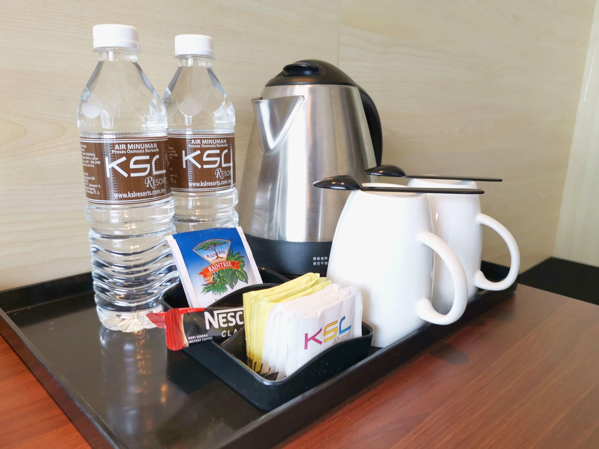 Ksl Hotel & Resort Johor Bahru Exterior photo K-S-C water