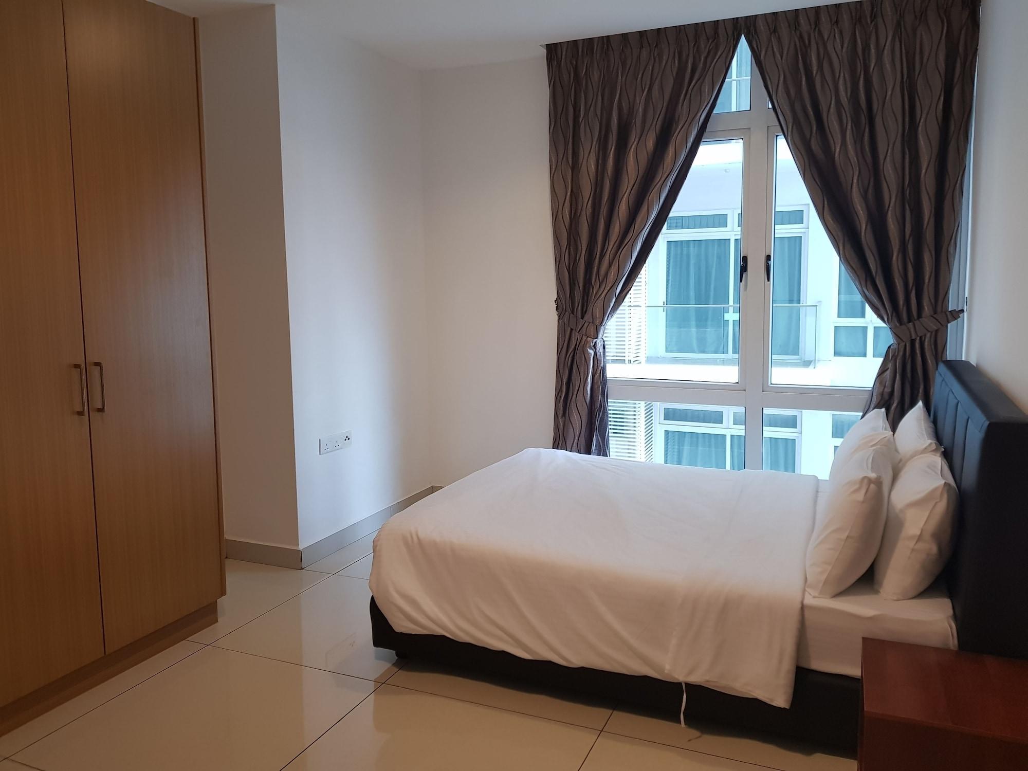 Ksl Hotel & Resort Johor Bahru Exterior photo A bedroom in a condominium