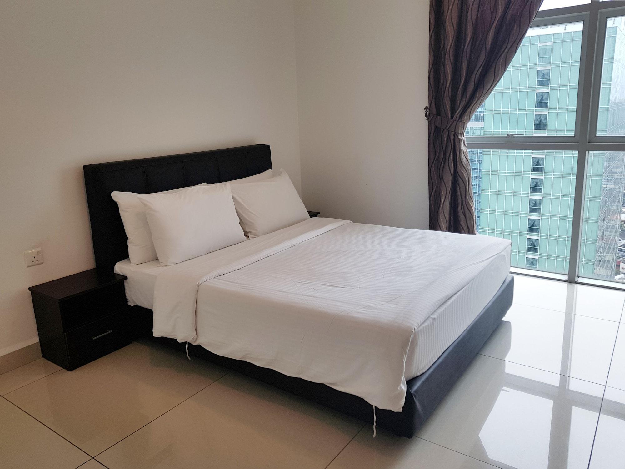 Ksl Hotel & Resort Johor Bahru Exterior photo A bedroom in a hotel