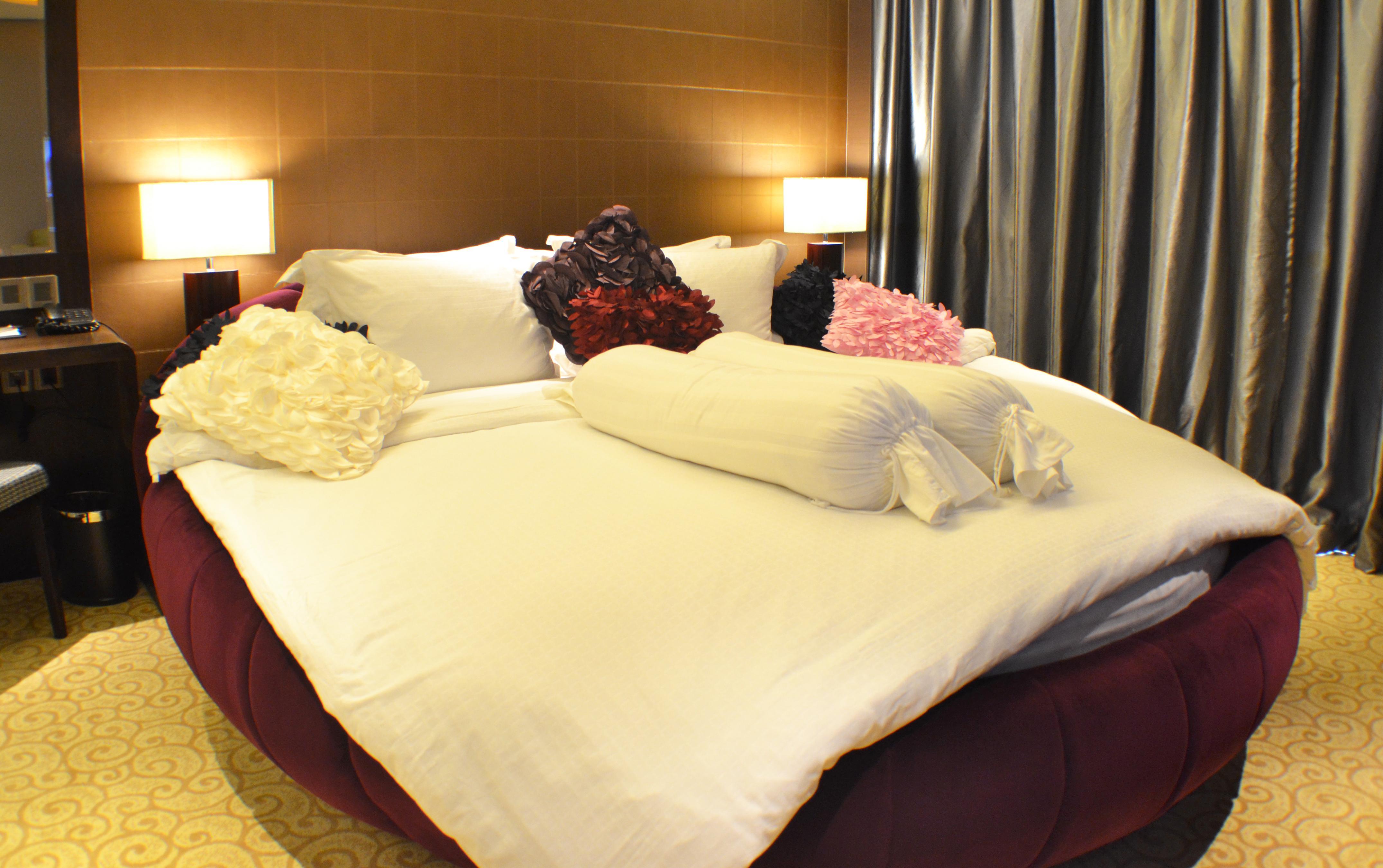 Ksl Hotel & Resort Johor Bahru Exterior photo A guest room at the hotel