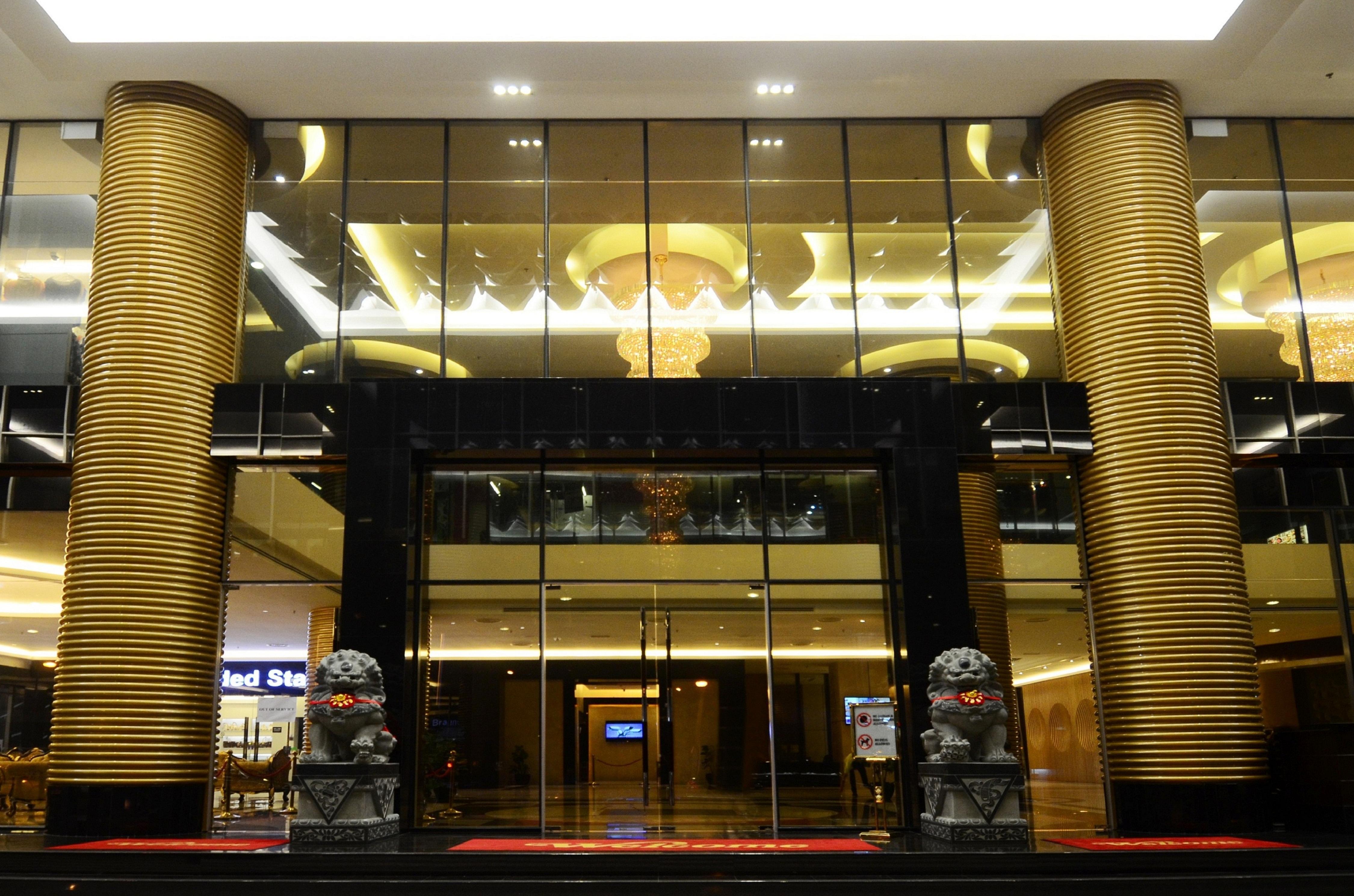 Ksl Hotel & Resort Johor Bahru Exterior photo The hotel entrance