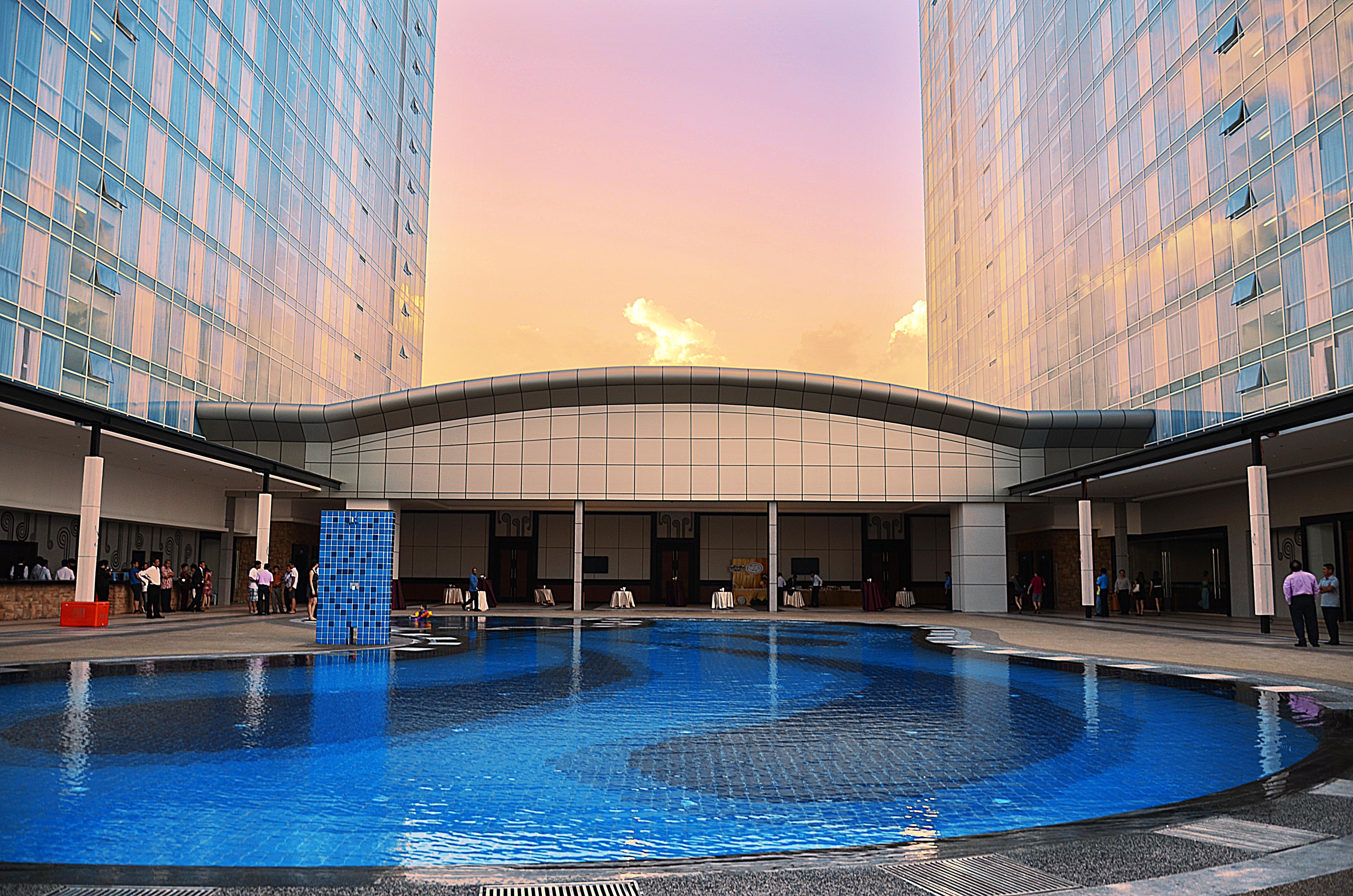 Ksl Hotel & Resort Johor Bahru Exterior photo The pool at the hotel