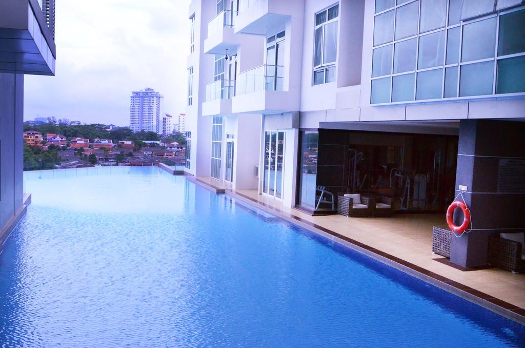 Ksl Hotel & Resort Johor Bahru Exterior photo The pool at the hotel