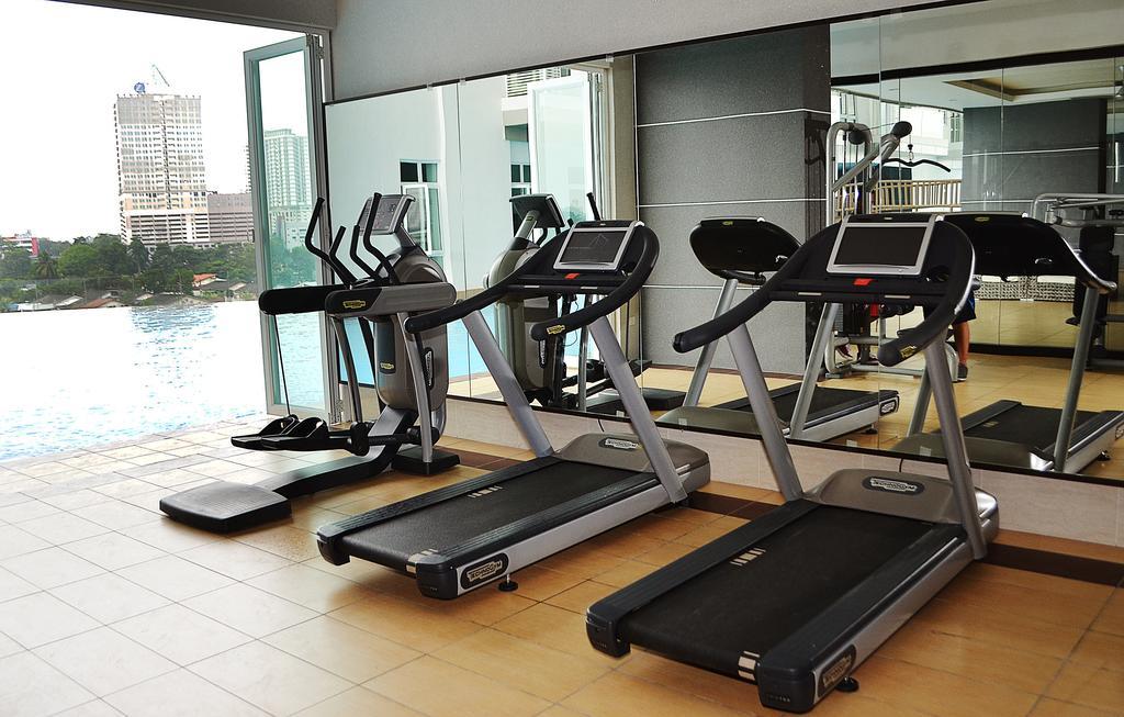 Ksl Hotel & Resort Johor Bahru Exterior photo Treadmills in a gym